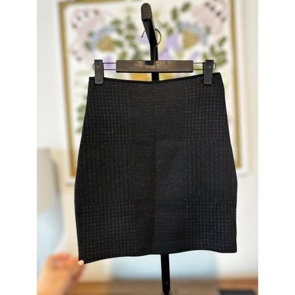 Theory Mini Pencil Knit Wool Skirt in Black Houndstooth Print Size Small - Picture 6 of 8